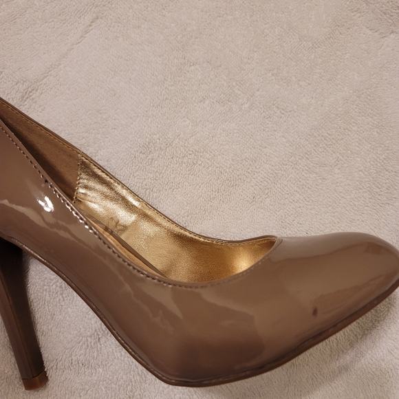 Steve Madden Pumps - Picture 2 of 4